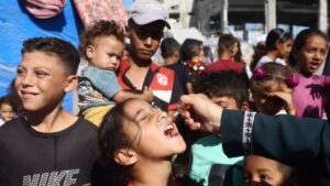 Bombardements israéliens intensifs à Gaza: la vaccination contre la polio reportée