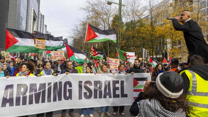 Bruxelles: des milliers de manifestants demandent un embargo sur l’armement à destination d’israël