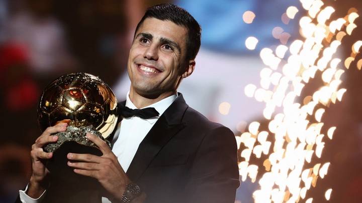 Que représente la victoire de Rodri au Ballon d'Or pour le monde du football ?