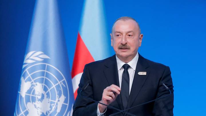 Aliyev accuse la France de polluer l'environnement dans les territoires insulaires